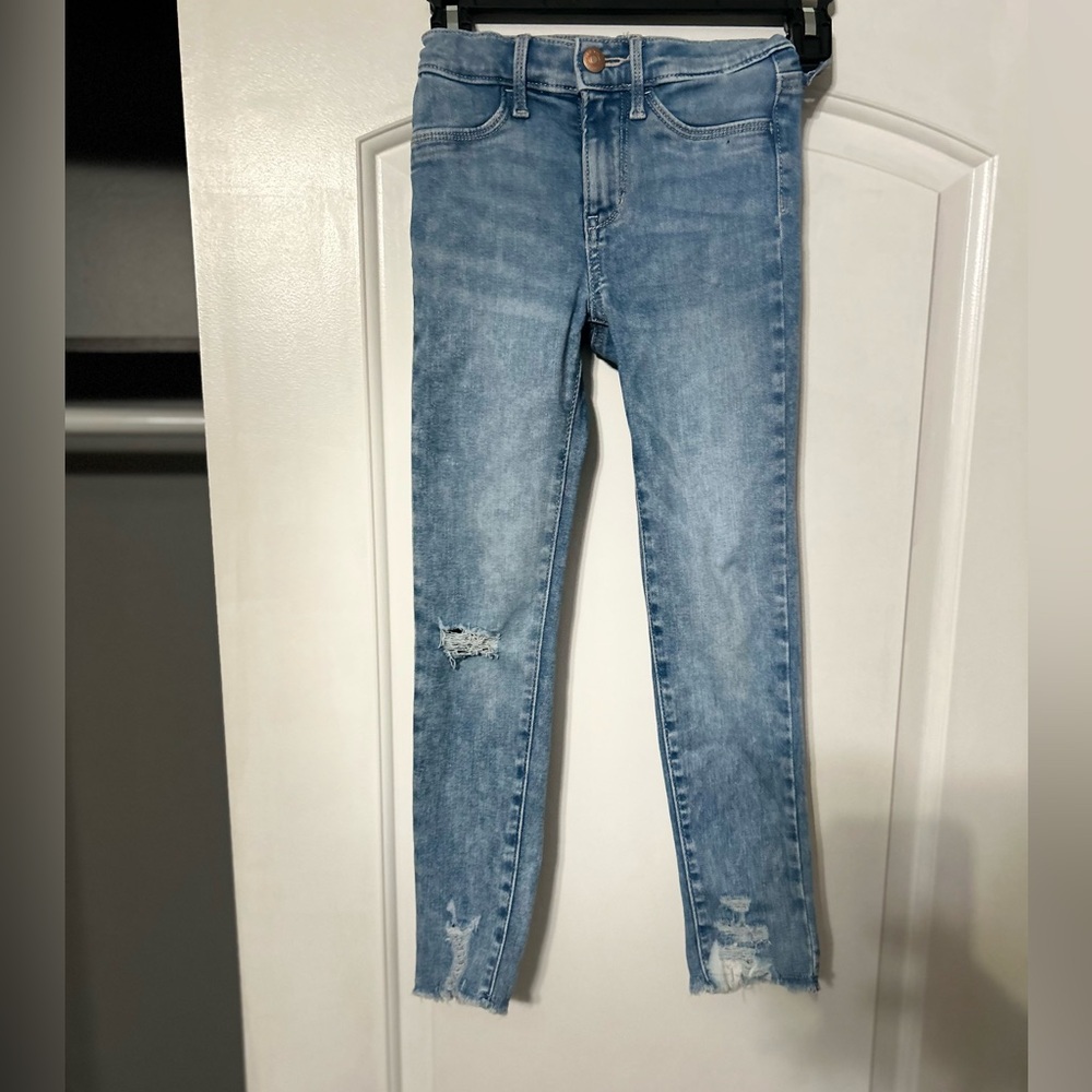 Old Navy Ballerina slight distressed Jeans size 8 excellent condition